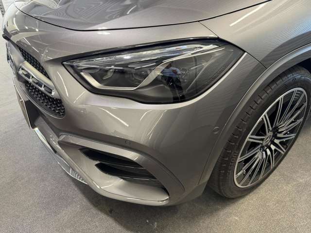 Mercedes-Benz GLA-Class 11