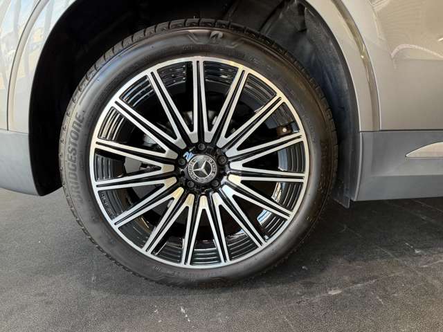 Mercedes-Benz GLA-Class 8