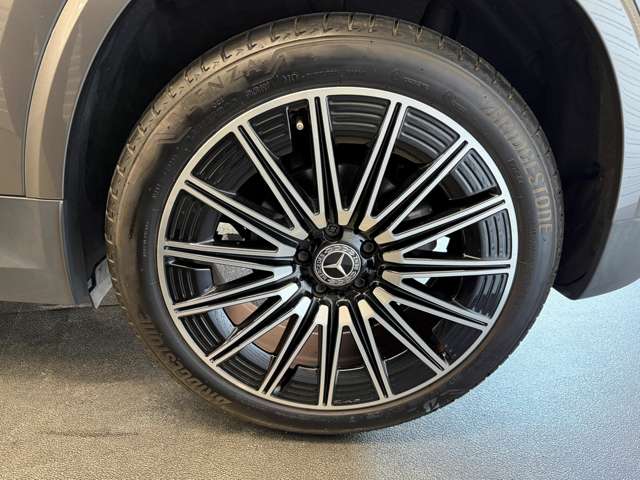 Mercedes-Benz GLA-Class 10