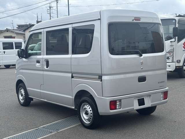 Suzuki Every 8