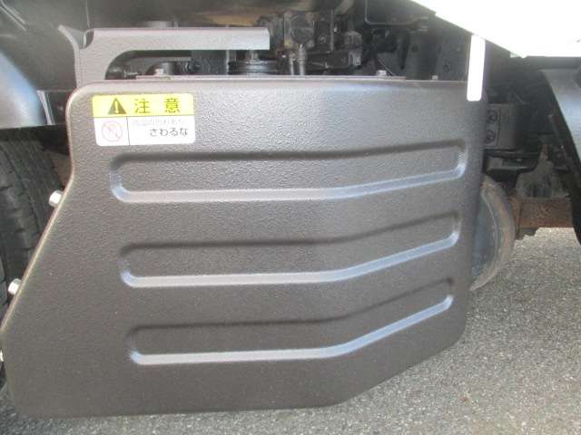 Isuzu Elf 12