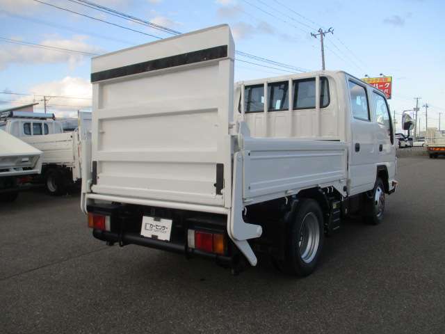 Isuzu Elf 7