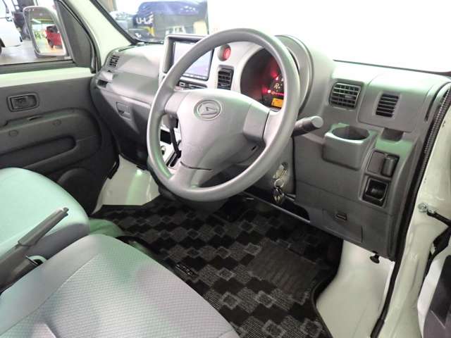 Daihatsu Hijet Deck Van 11