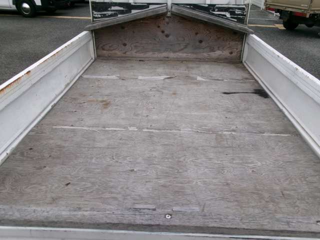 Mazda Bongo Truck 7