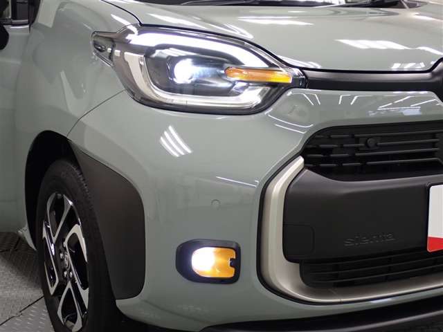 Toyota Sienta 5