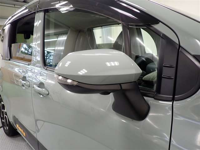 Toyota Sienta 6
