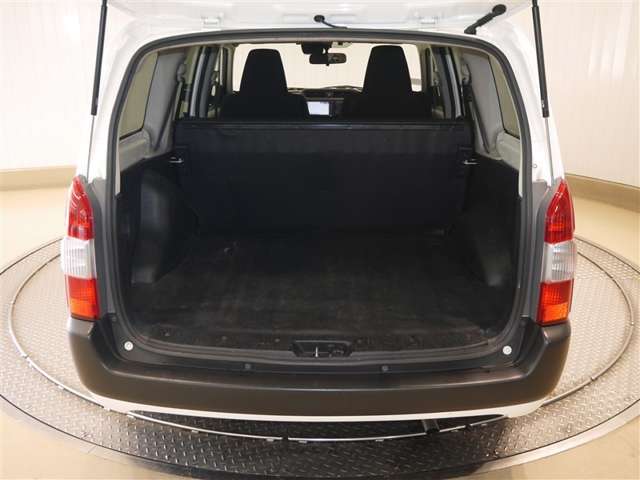 Toyota Succeed Van 8