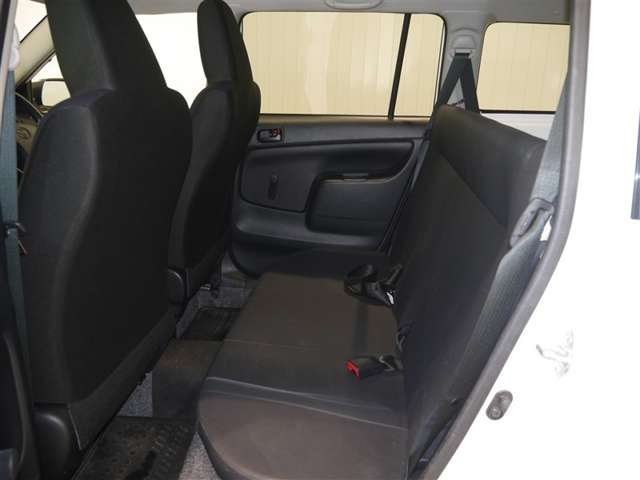 Toyota Succeed Van 10