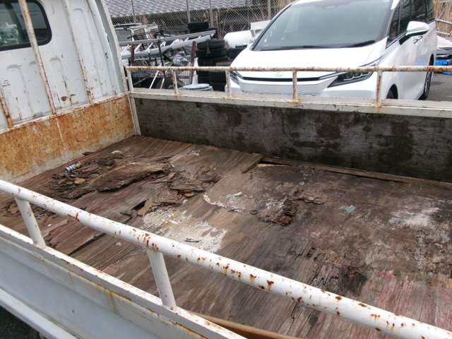 Mitsubishi Fuso Canter 9