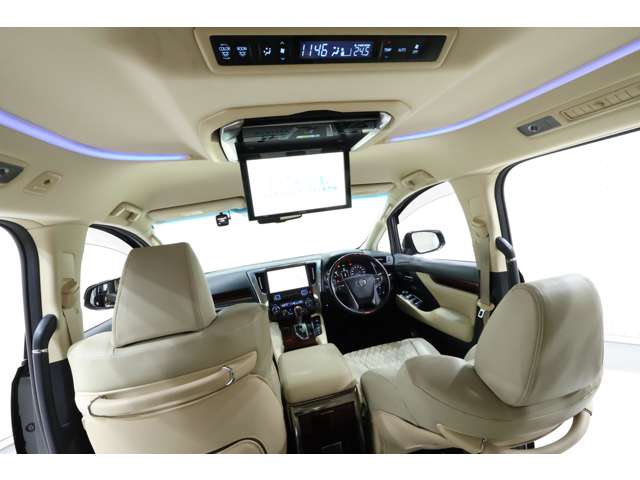 Toyota Alphard 5