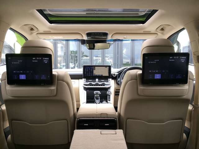 Toyota Land Cruiser 300 2