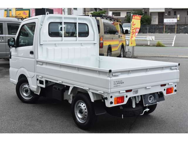 Nissan NT100 Clipper 11