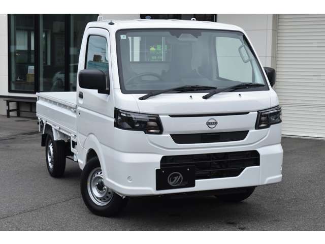 Nissan NT100 Clipper 6