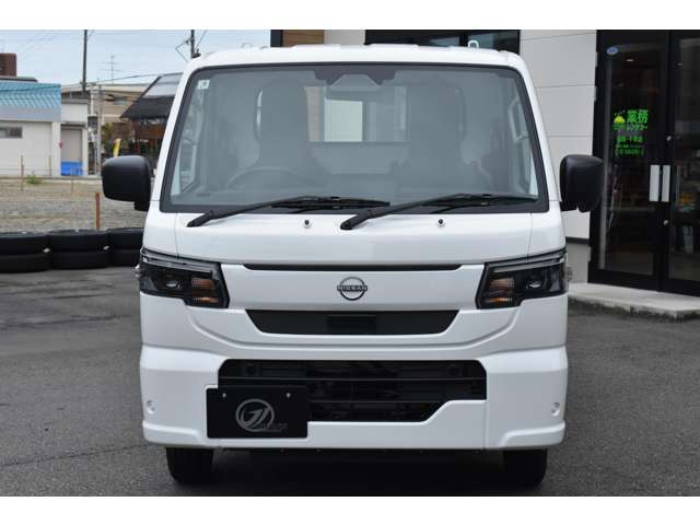 Nissan NT100 Clipper 7