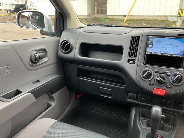 Nissan AD 13
