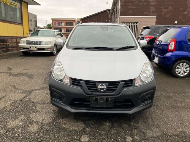 Nissan AD 5