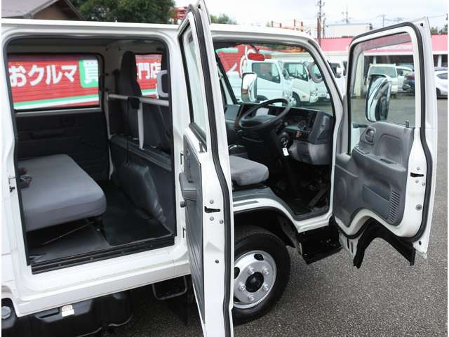 Isuzu Elf 4