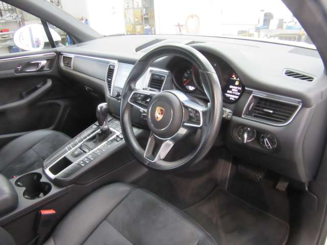 Porsche Macan 6