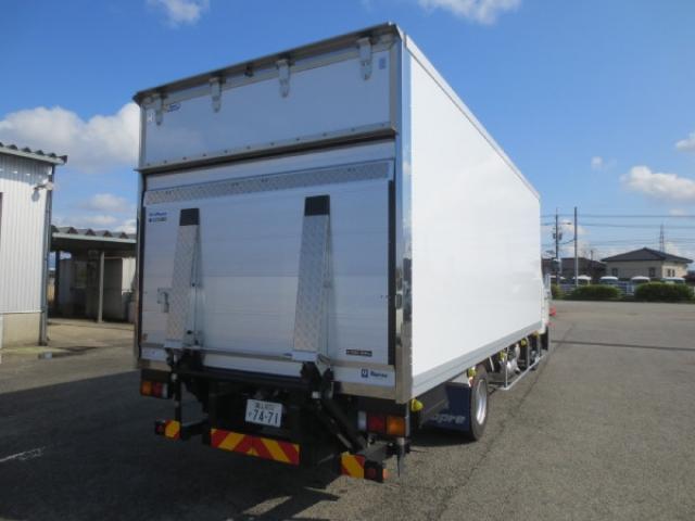 Mitsubishi Fuso Fighter 4