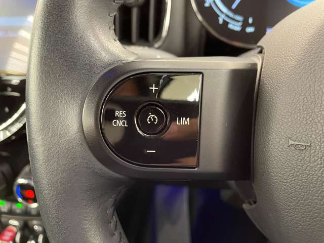 MINI Crossover 7