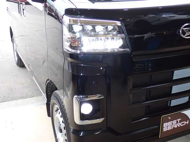 Daihatsu Hijet Cargo 6