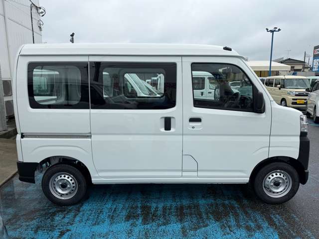 Daihatsu Hijet Cargo 7