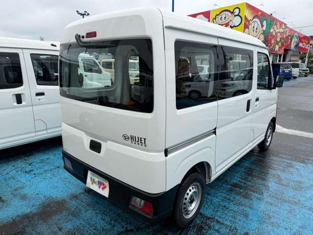 Daihatsu Hijet Cargo 8