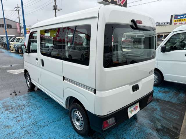 Daihatsu Hijet Cargo 10