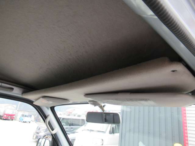 Daihatsu Hijet Deck Van 11