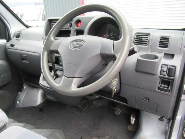 Daihatsu Hijet Deck Van 2
