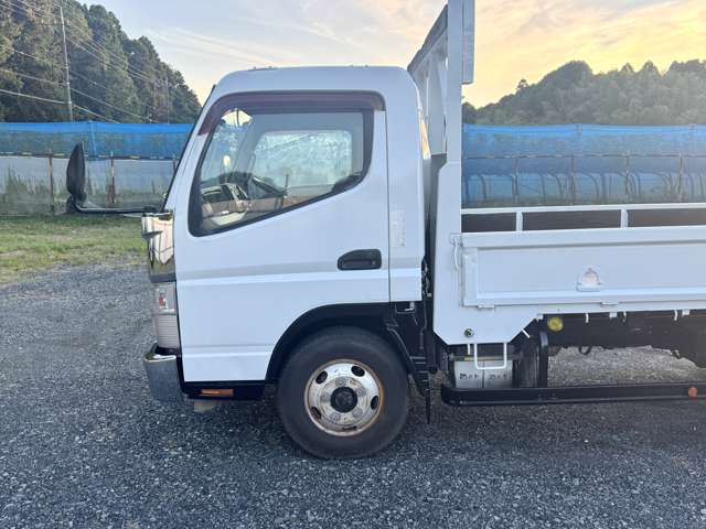 Mitsubishi Fuso Canter 9