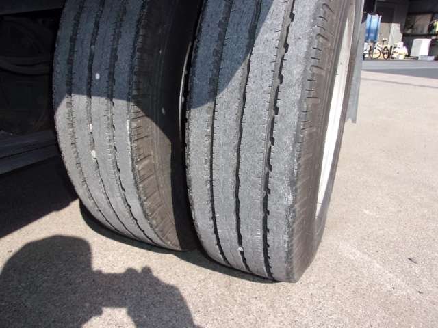 Mitsubishi Fuso Canter 9