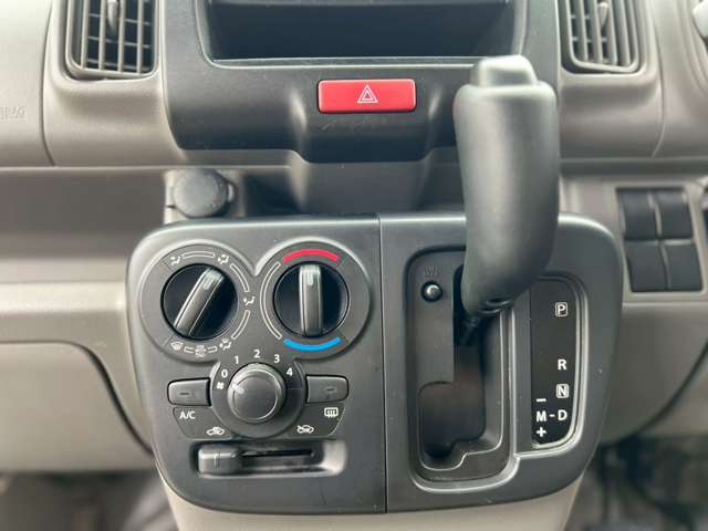 Nissan NV100 Clipper 8