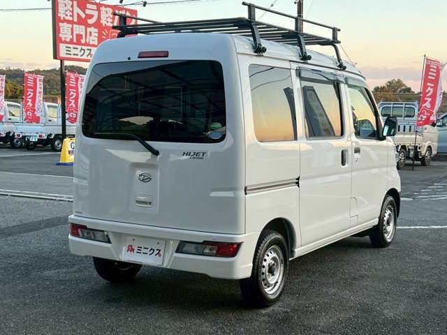 Daihatsu Hijet Cargo 5