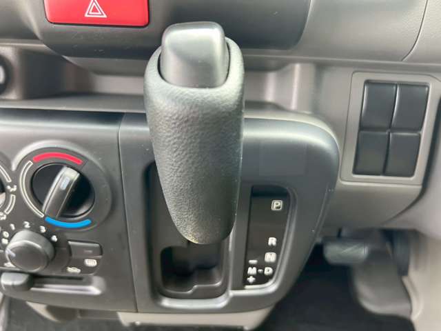 Nissan NV100 Clipper 10