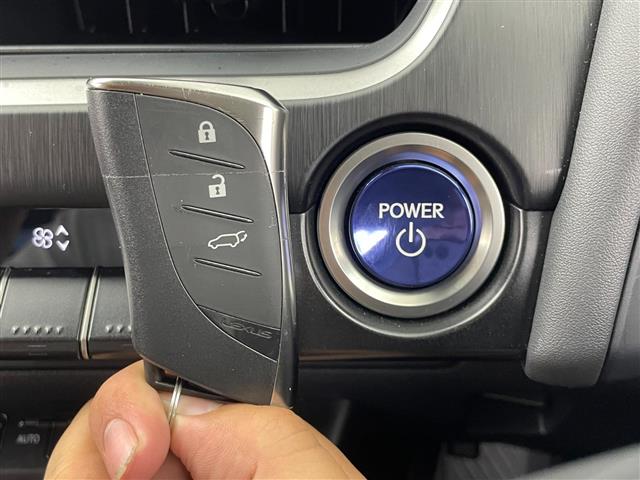 Lexus UX 12