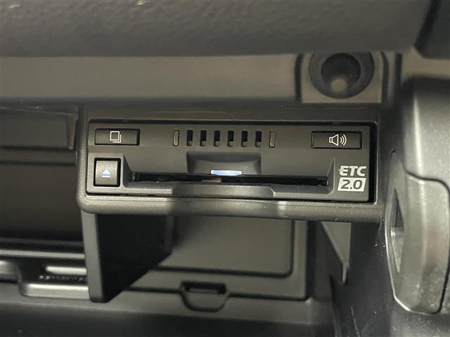 Lexus UX 8