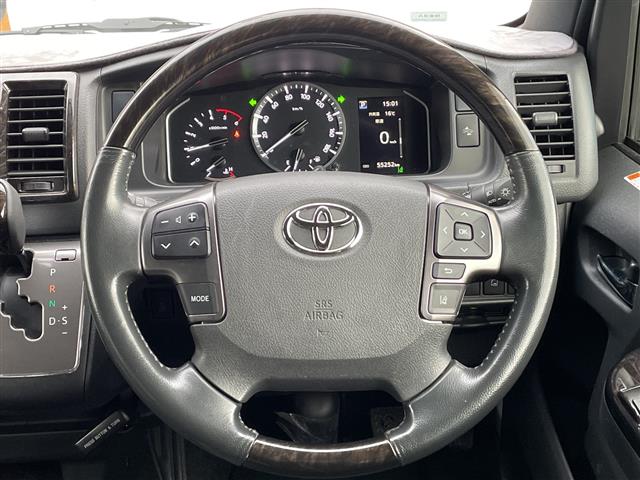 Toyota Hiace Van 7