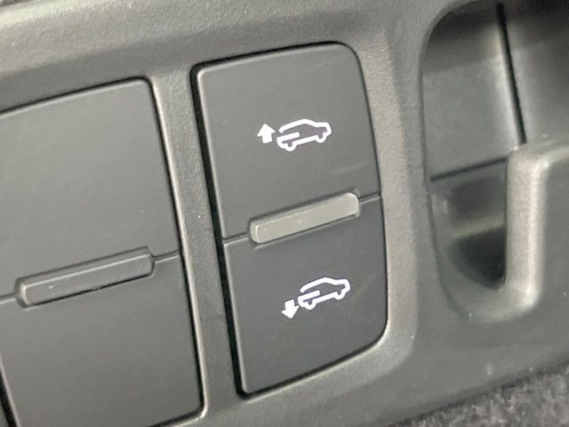 Audi Q7 4