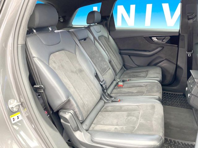 Audi Q7 10