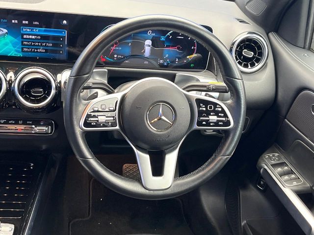 Mercedes-Benz GLB 11