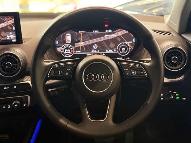 Audi Q2 10