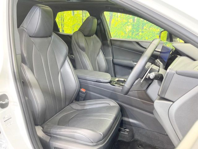 Lexus NX 8