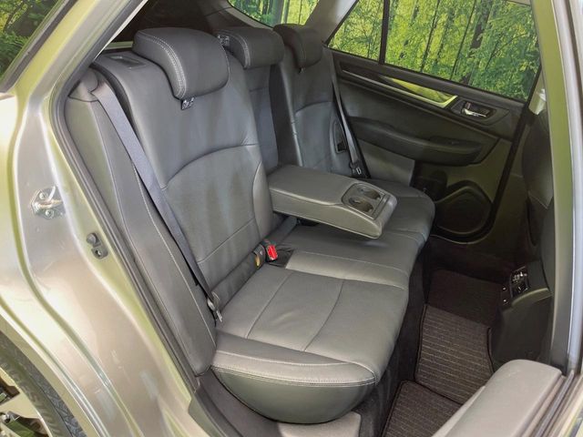 Subaru Legacy Outback 10