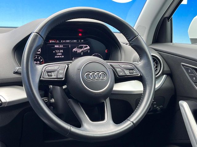 Audi Q2 11