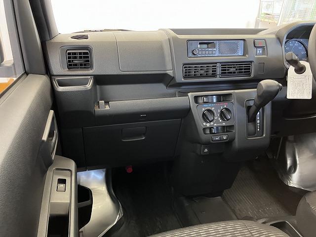 Daihatsu Hijet Cargo 12