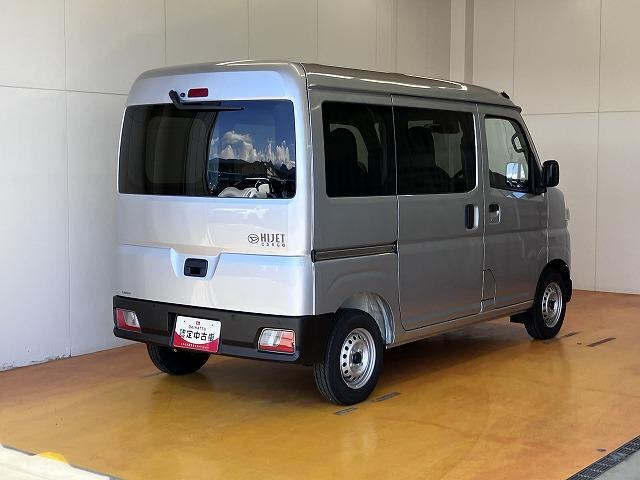 Daihatsu Hijet Cargo 8