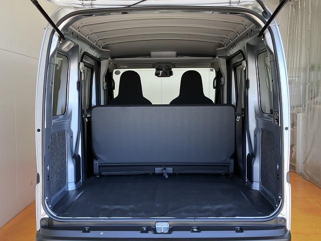 Daihatsu Hijet Cargo 10