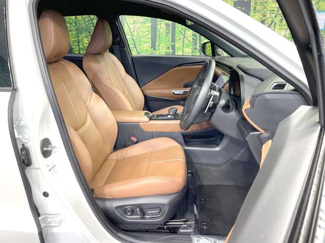 Lexus LBX 8
