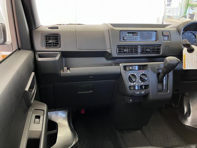 Daihatsu Hijet Cargo 12